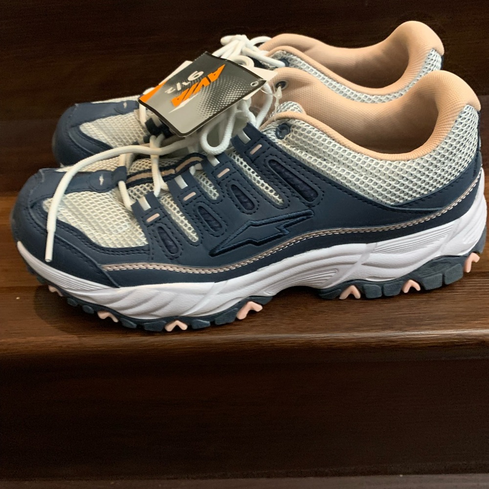 New Avia Women's Blue and Beige Athletic Shoes. Size 9.5 - Picture 6 of 10